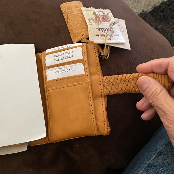 Tan Leather Trifold Wallet NWT 5 X 4 - Picture 5 of 16